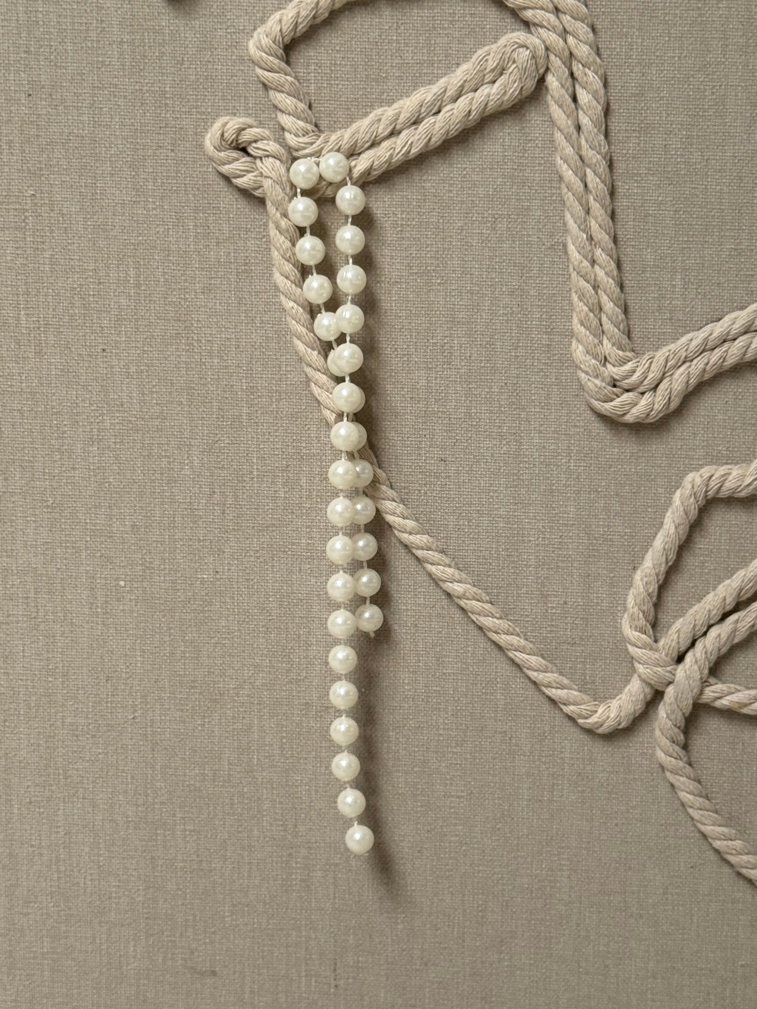 3D Abstract Face Line Wall Art with Pearl Detailing - SHAGHAF HOME