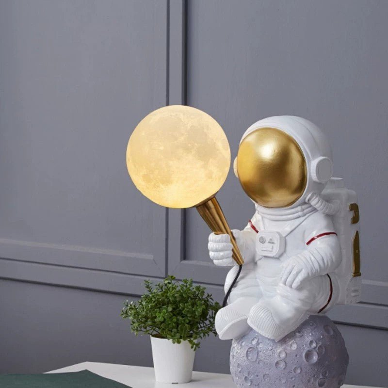 Astronaut (spaceman) table lamp - SHAGHAF HOME