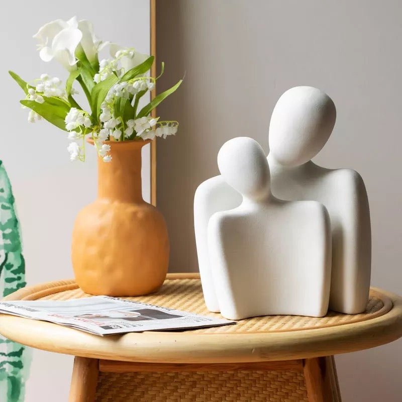 Love sculpture hug abstract - SHAGHAF HOME