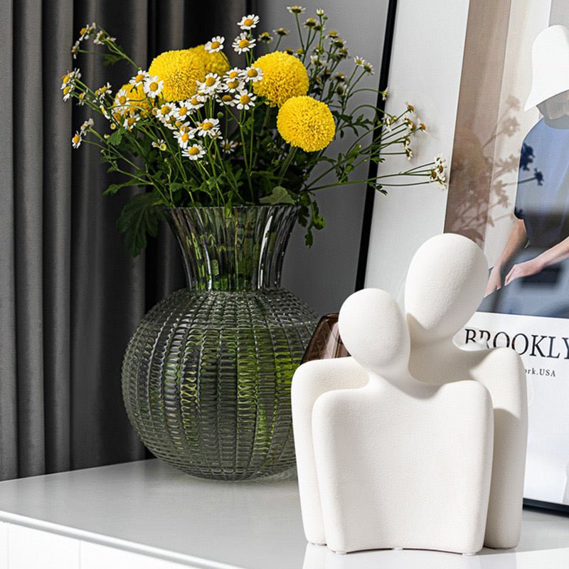 Love sculpture hug abstract - SHAGHAF HOME