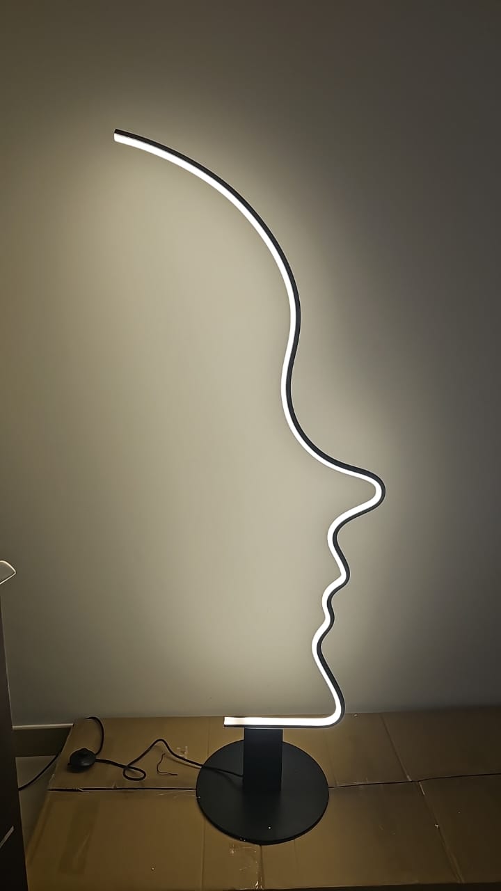 Side face floor lamp - SHAGHAF HOME