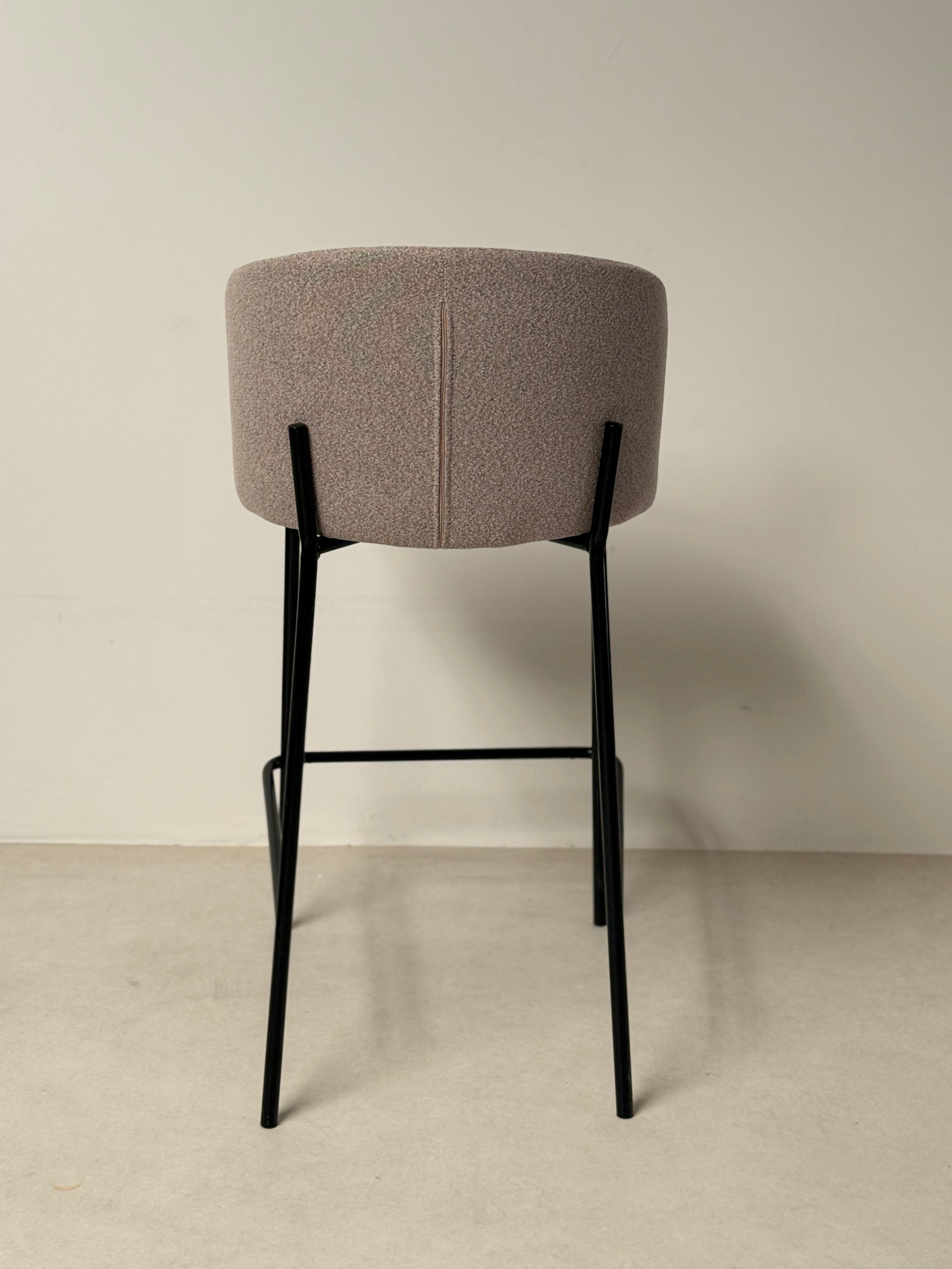 Luxe Curve Barstool – Fabric Seat with Black Metal Base