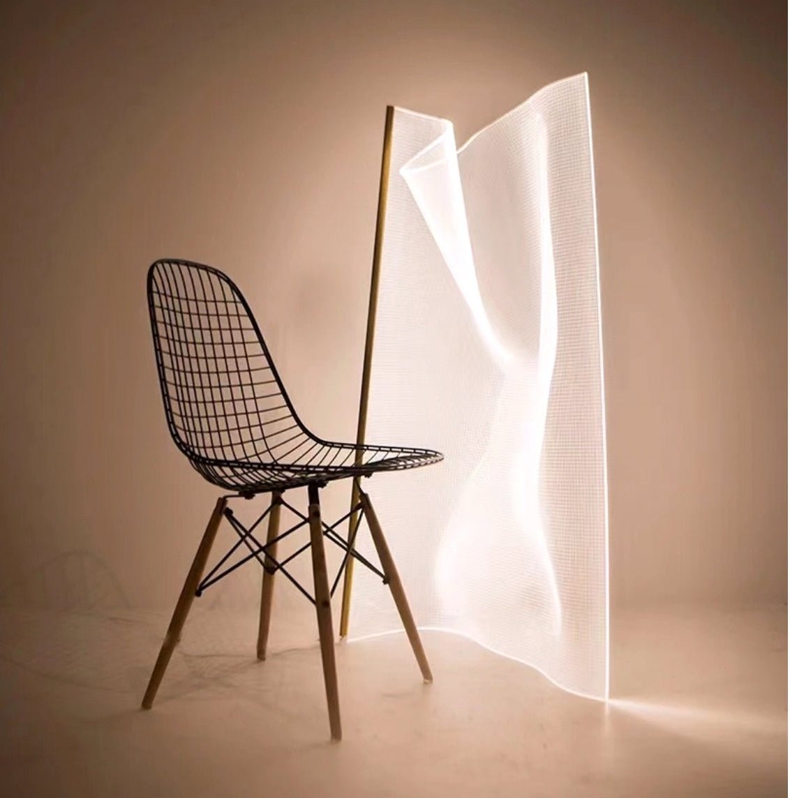 Art Post - modern Avant Silk - like Acrylic Floor Lamp - SHAGHAF HOME