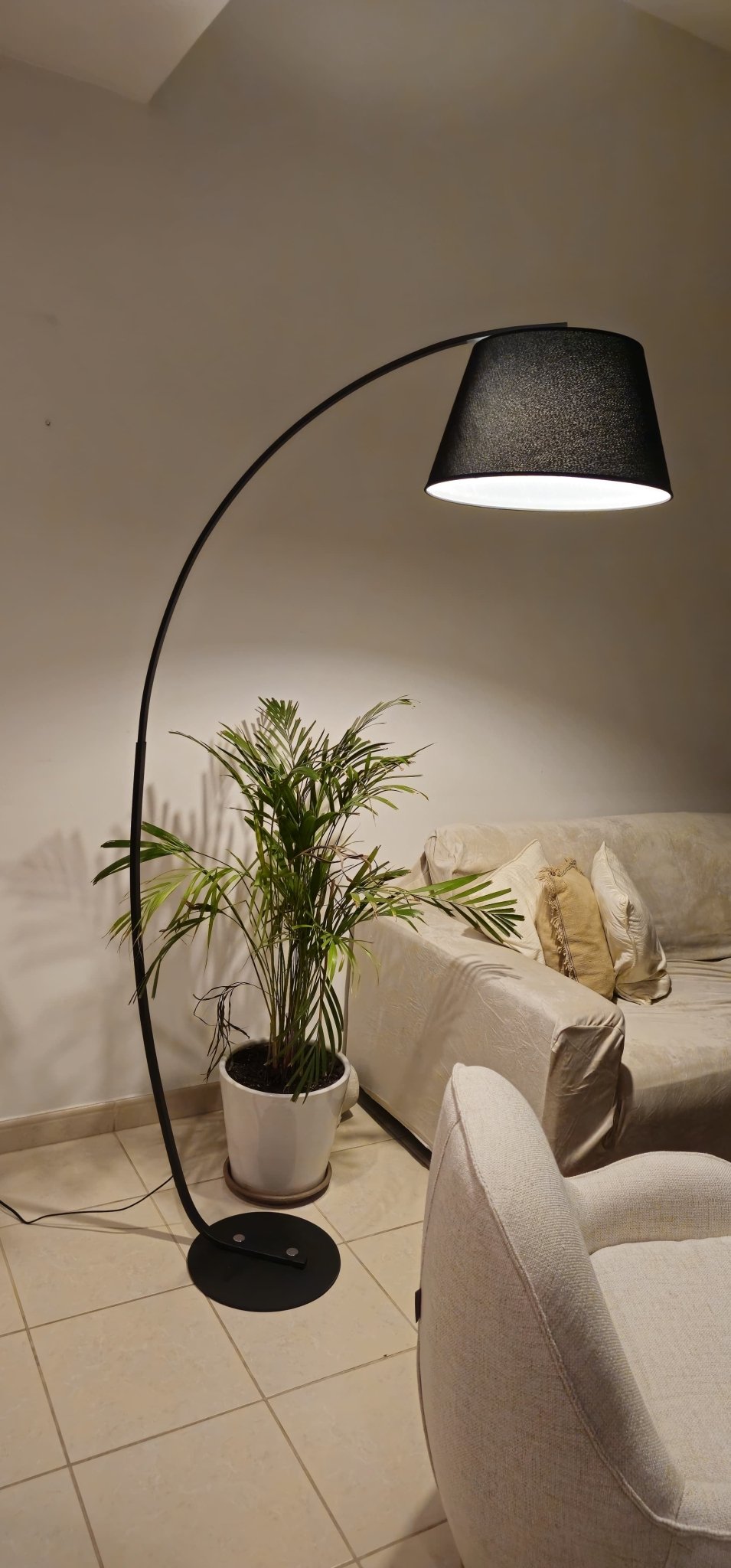 Curve style black floor lamp - SHAGHAF HOME