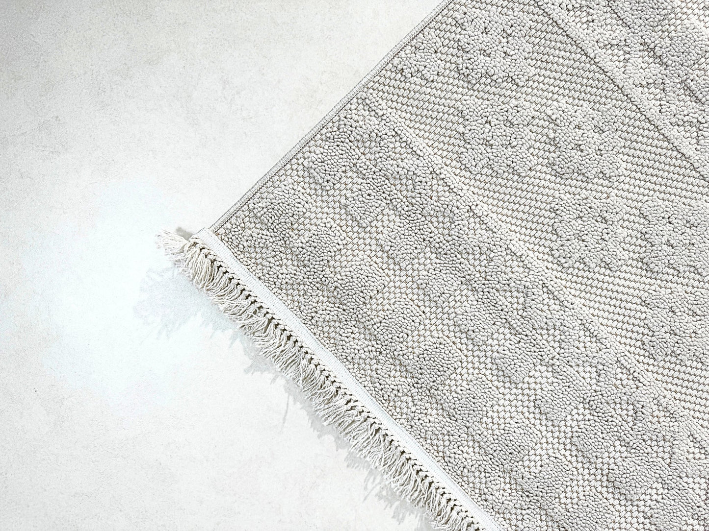 Geometric Diamond Textured Rug – Soft Dove Grey Flatweave with Fringe Detail” - SHAGHAF HOME