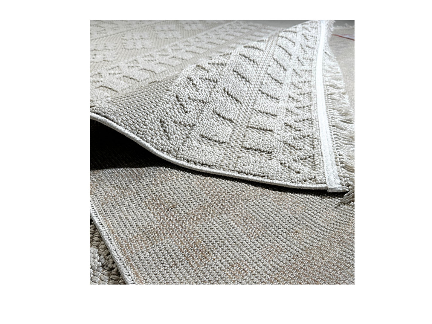 Geometric Diamond Textured Rug – Soft Dove Grey Flatweave with Fringe Detail” - SHAGHAF HOME