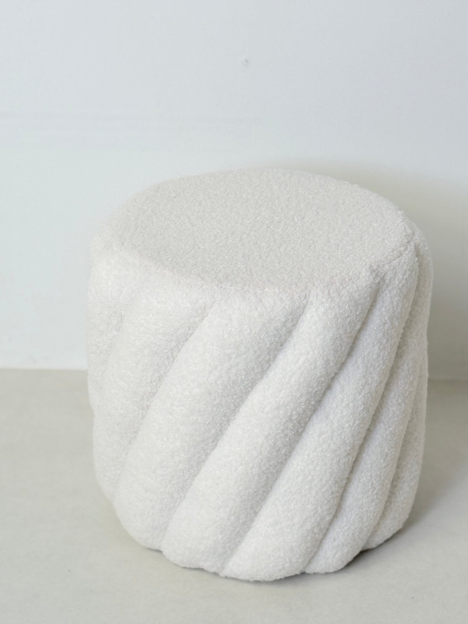 LUXE WHITE BOUCLÉ POUF – MODERN ELEGANCE - SHAGHAF HOME