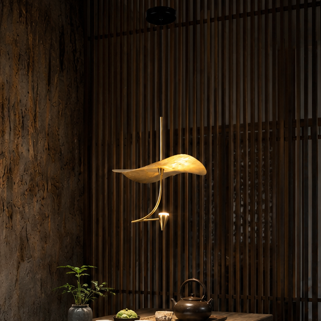 Modern Leaf Pendant Light – Gold LED Hanging Lamp | 25cm Sculptural Ceiling Light with Adjustable 1.5m Cable