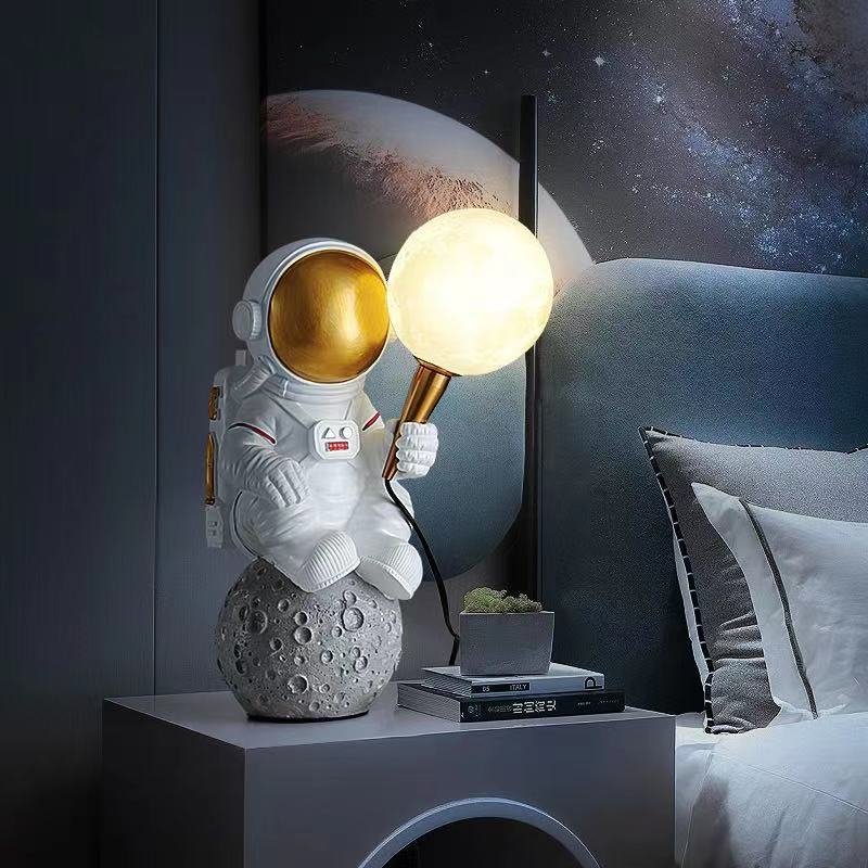 Astronaut (spaceman) table lamp - SHAGHAF HOME